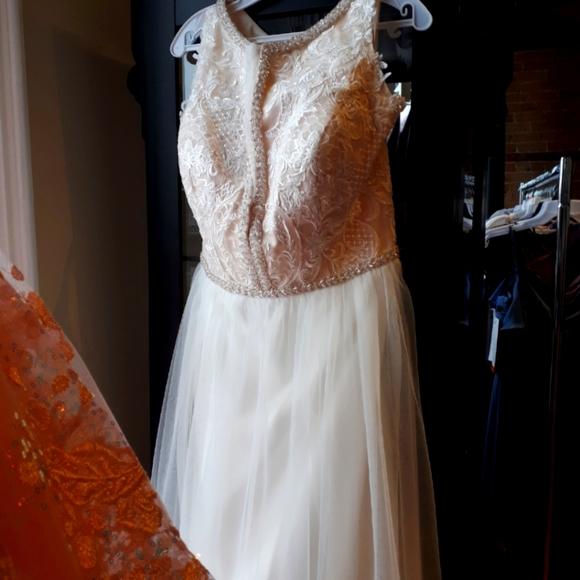 Custom made Venus Bridal Wedding Dress - Picture 1 of 7